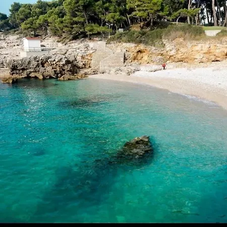 아파트 Two Eva 풀라